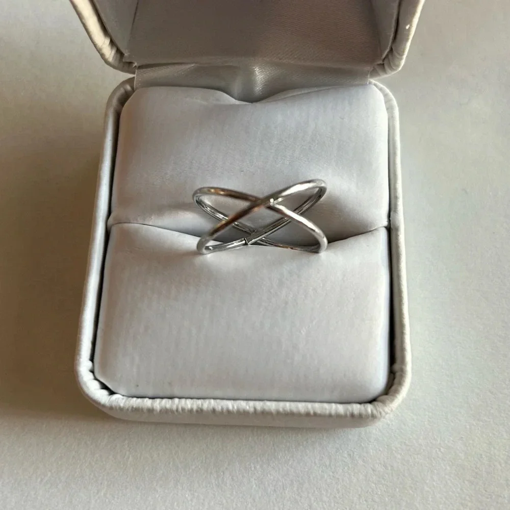 3/$20 Classic Silver Tone Thin Crossed X Loop Shaped Ring
